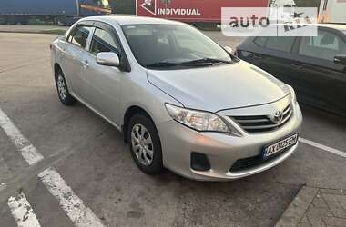 Седан Toyota Corolla 2011 в Львові