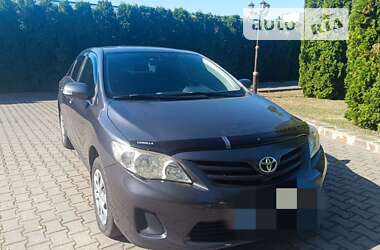 Седан Toyota Corolla 2010 в Києві