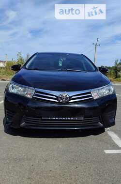 Седан Toyota Corolla 2014 в Бучі