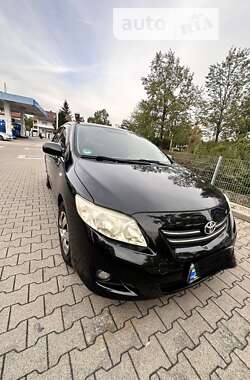 Седан Toyota Corolla 2008 в Львове