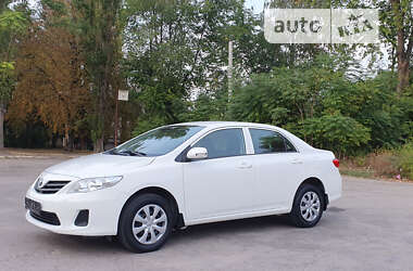 Седан Toyota Corolla 2012 в Жовтих Водах