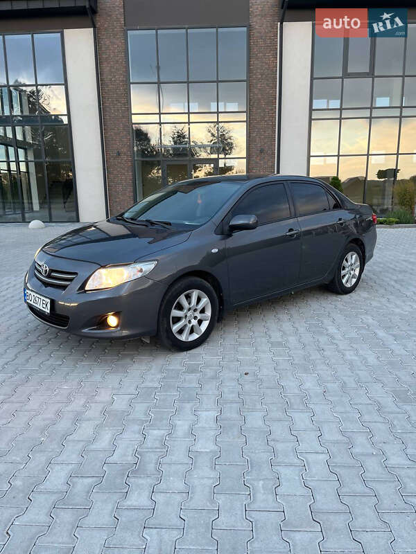 Седан Toyota Corolla 2008 в Тернополі