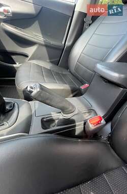 Седан Toyota Corolla 2010 в 