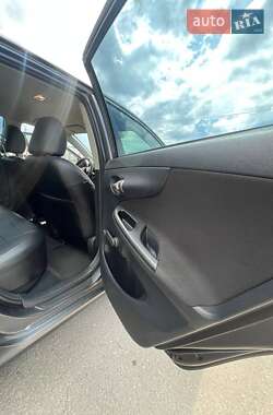 Седан Toyota Corolla 2010 в 