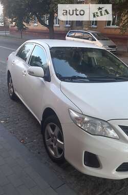 Седан Toyota Corolla 2012 в Чернігові