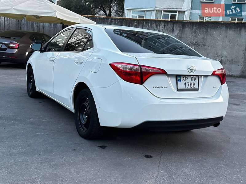 Седан Toyota Corolla 2017 в Запоріжжі