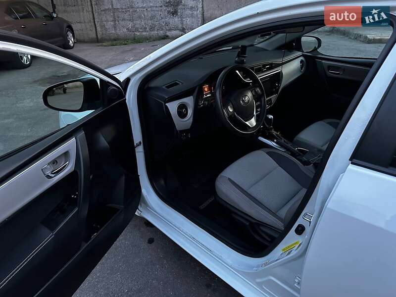 Седан Toyota Corolla 2017 в Запоріжжі