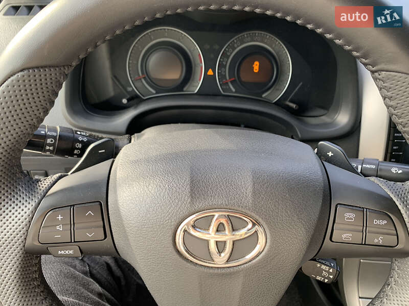 Седан Toyota Corolla 2008 в Киеве