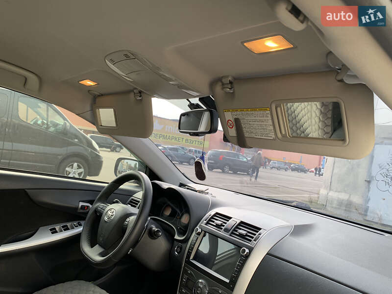 Седан Toyota Corolla 2008 в Киеве