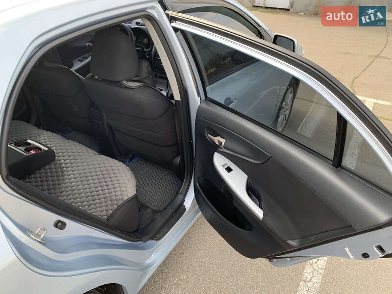 Седан Toyota Corolla 2008 в Киеве