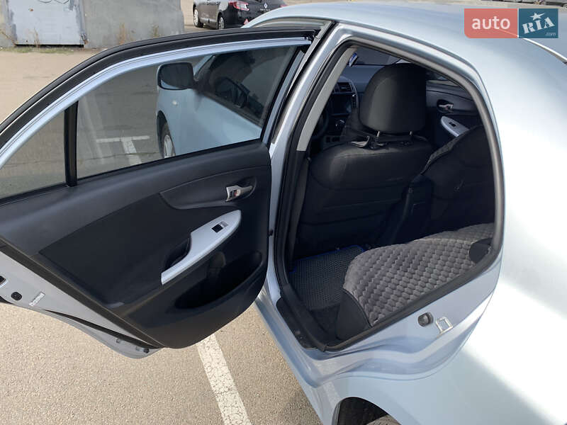 Седан Toyota Corolla 2008 в Киеве