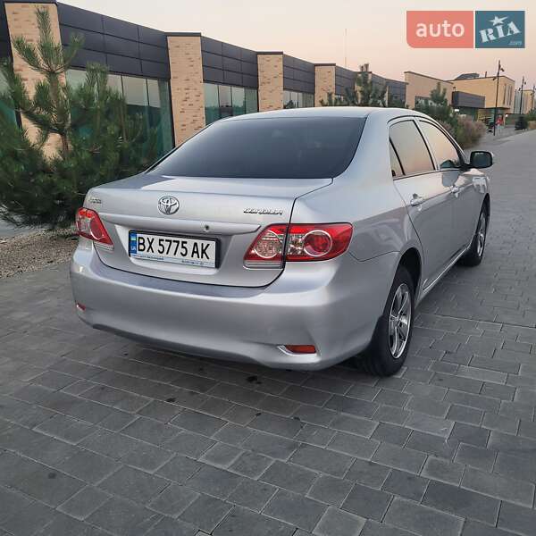 Седан Toyota Corolla 2012 в Хмельницком