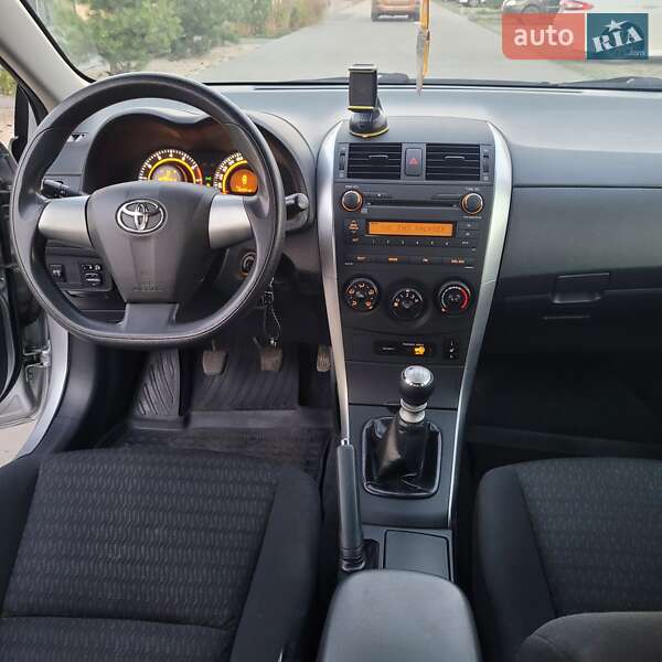 Седан Toyota Corolla 2012 в Хмельницком