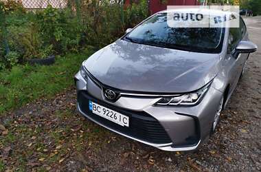 Седан Toyota Corolla 2019 в Львове