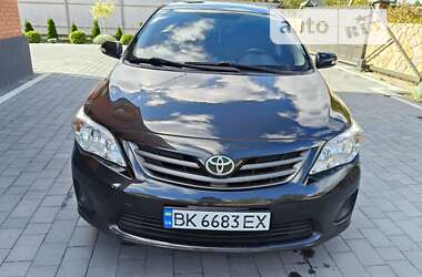 Седан Toyota Corolla 2010 в Вараші