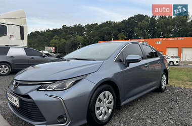 Седан Toyota Corolla 2019 в Луцке