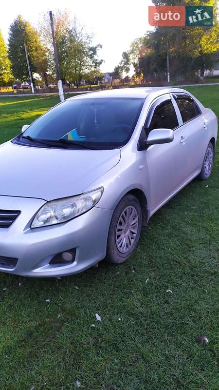 Седан Toyota Corolla 2008 в Теофіполі