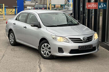 Седан Toyota Corolla 2011 в Харькове