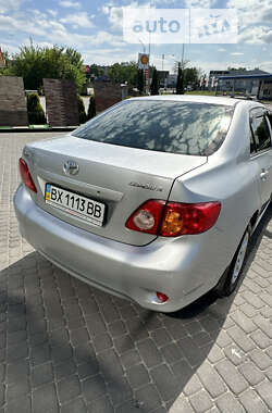 Седан Toyota Corolla 2009 в Хмельницькому