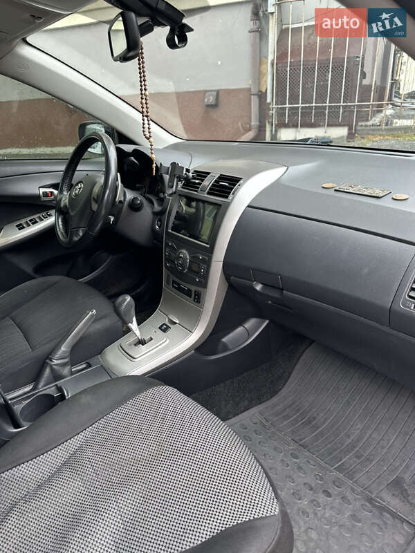 Седан Toyota Corolla 2007 в Нових Петрівцях