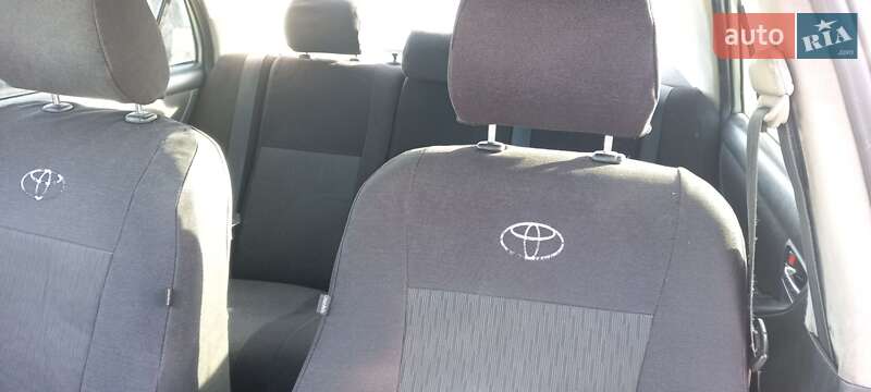 Седан Toyota Corolla 2004 в Одесі