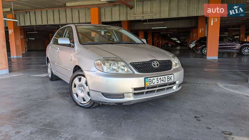 Седан Toyota Corolla 2003 в Львове
