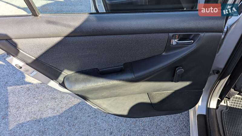 Седан Toyota Corolla 2003 в Львове