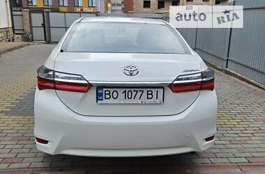 Седан Toyota Corolla 2017 в Тернополе