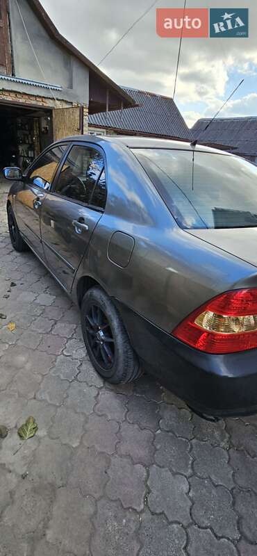 Седан Toyota Corolla 2003 в Нововолинську