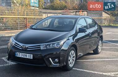 Седан Toyota Corolla 2014 в Ивано-Франковске