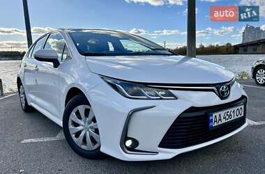 Седан Toyota Corolla 2019 в Киеве