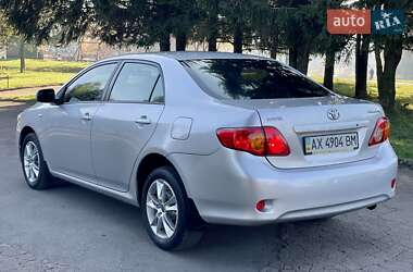 Седан Toyota Corolla 2008 в Ровно