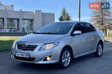 Седан Toyota Corolla 2008 в Ровно