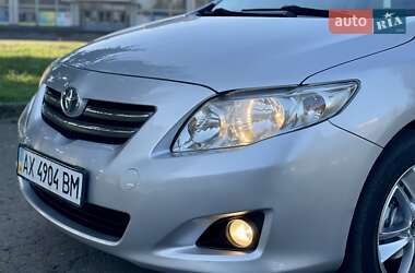 Седан Toyota Corolla 2008 в Ровно