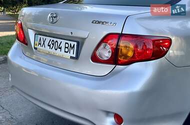 Седан Toyota Corolla 2008 в Ровно