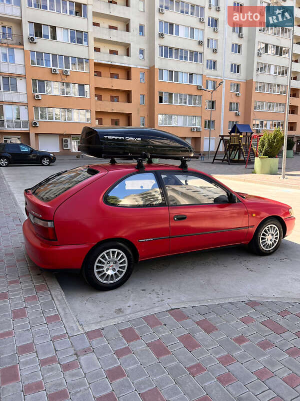 Хэтчбек Toyota Corolla 1994 в 