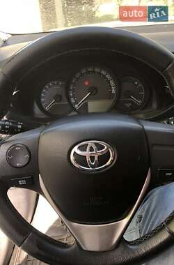 Седан Toyota Corolla 2014 в 