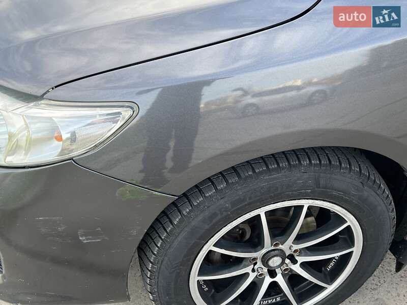 Седан Toyota Corolla 2008 в Херсоні