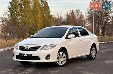 Седан Toyota Corolla 2010 в Днепре