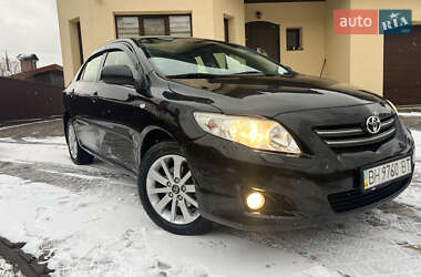 Седан Toyota Corolla 2008 в Львове