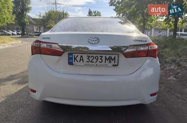 Седан Toyota Corolla 2013 в Ровно