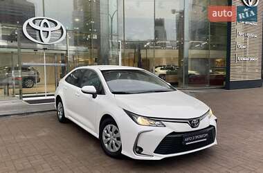 Седан Toyota Corolla 2019 в Киеве