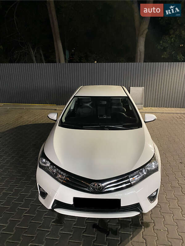 Седан Toyota Corolla 2015 в Одессе