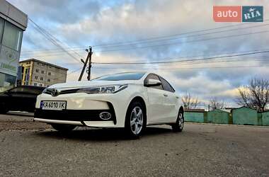 Седан Toyota Corolla 2017 в Києві