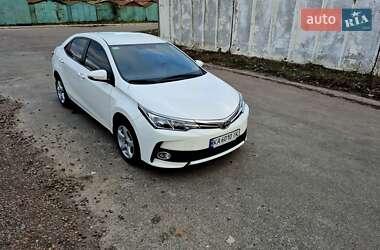 Седан Toyota Corolla 2017 в Києві