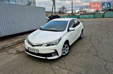 Седан Toyota Corolla 2017 в Києві