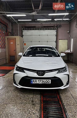 Седан Toyota Corolla 2019 в Харкові