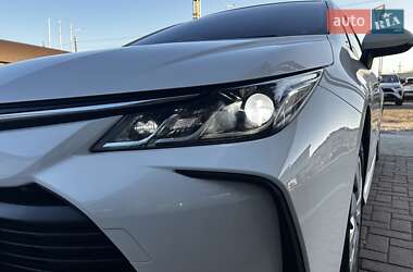 Седан Toyota Corolla 2022 в Чернівцях