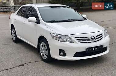 Седан Toyota Corolla 2011 в П'ятихатках