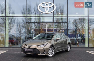 Седан Toyota Corolla 2022 в Днепре